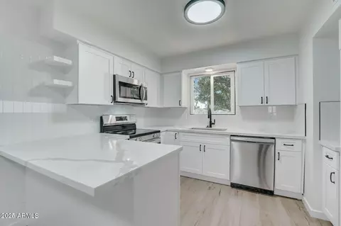 687 N Jackson St, Chandler, AZ 85225