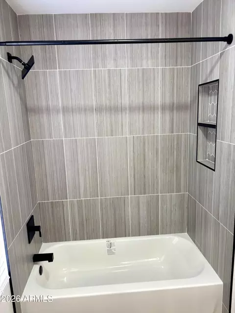 Bath - 6147 E Quartz Cir, Mesa, AZ 85215 photo 4 of 4