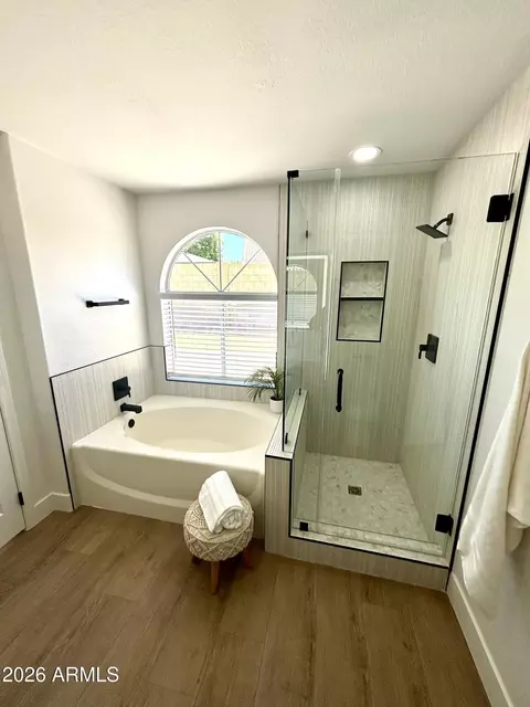 Bath - 6147 E Quartz Cir, Mesa, AZ 85215 photo 2 of 4