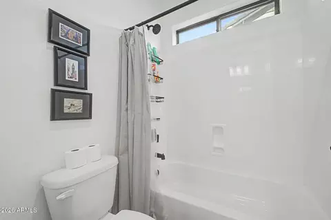 Bath - 819 E Deer Creek Rd, Phoenix, AZ 85048 photo 6 of 6