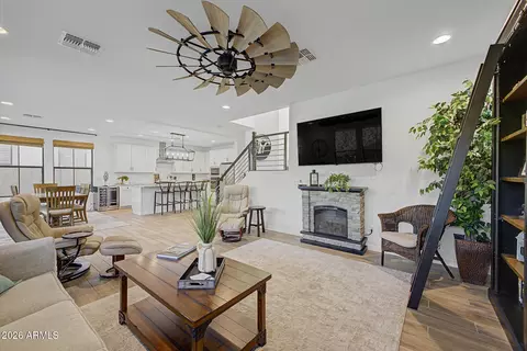 Living - 819 E Deer Creek Rd, Phoenix, AZ 85048 photo 7 of 8
