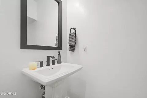 Bath - 819 E Deer Creek Rd, Phoenix, AZ 85048 photo 1 of 6