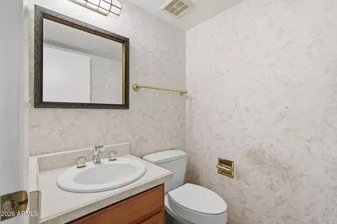 Bath - 3217 E Malapai Dr, Phoenix, AZ 85028 photo 5 of 5