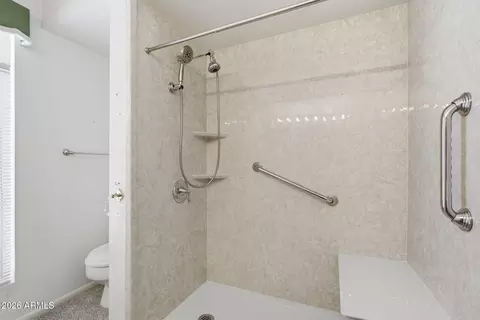 Bath - 3217 E Malapai Dr, Phoenix, AZ 85028 photo 4 of 5