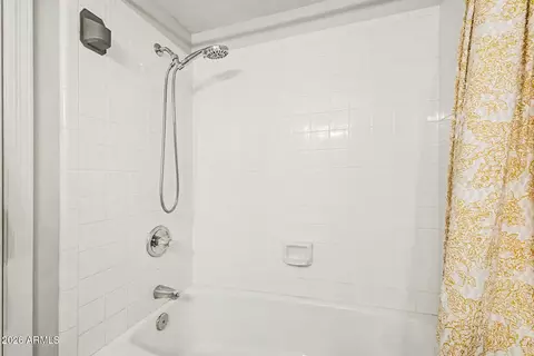 Bath - 1449 E Highland Ave #3, Phoenix, AZ 85014 photo 5 of 5