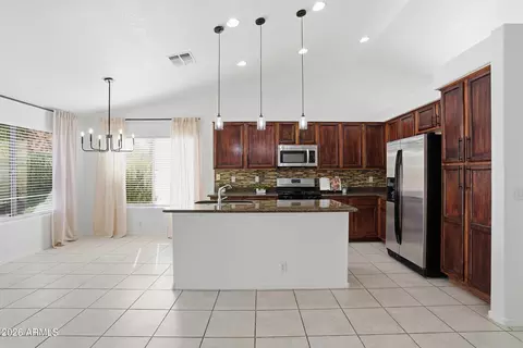 Kitchen - 7260 E Monte Ave, Mesa, AZ 85209 photo 3 of 5