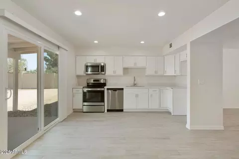 3316 E Helena Dr, Phoenix, AZ 85032