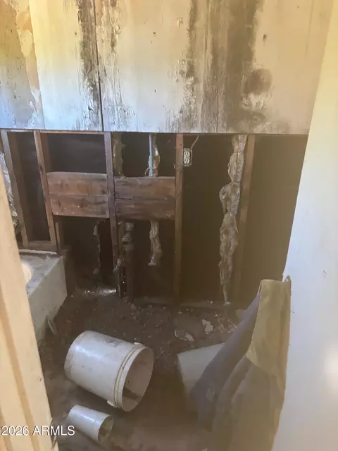Bath - 745 S Second St, Globe, AZ 85501 photo 2 of 5
