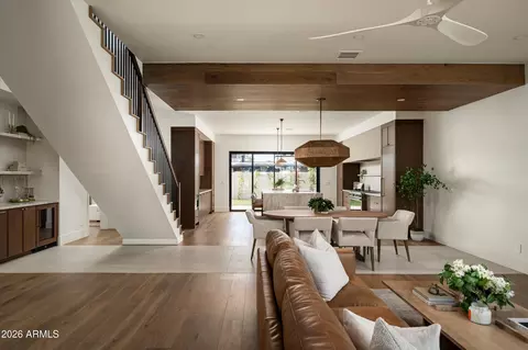 Entry Way - 4524 E Devonshire Ave, Phoenix, AZ 85018 photo 1 of 2