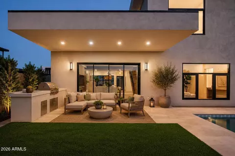 Exterior - 4524 E Devonshire Ave, Phoenix, AZ 85018 photo 6 of 10