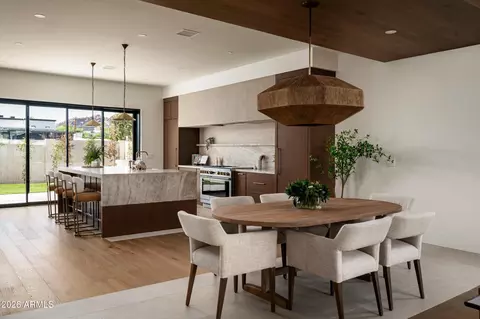 Dining - 4524 E Devonshire Ave, Phoenix, AZ 85018 photo 3 of 5