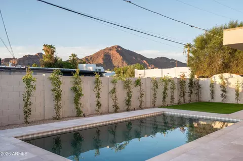 Exterior - 4524 E Devonshire Ave, Phoenix, AZ 85018 photo 9 of 10