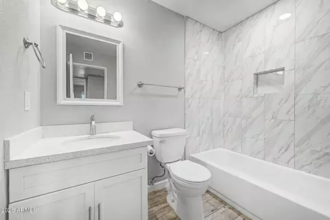Bath - 3217 E Pershing Ave, Phoenix, AZ 85032 photo 2 of 2