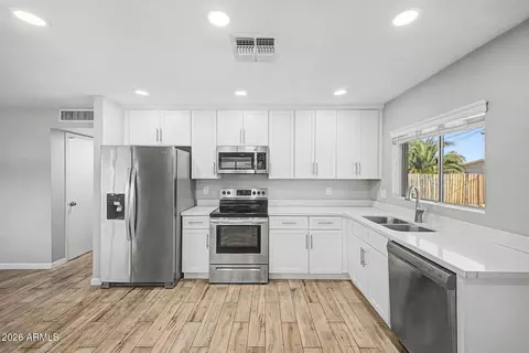 Kitchen - 3217 E Pershing Ave, Phoenix, AZ 85032 photo 3 of 3