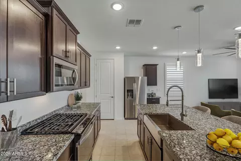 17302 W Running Deer Trl, Surprise, AZ 85387