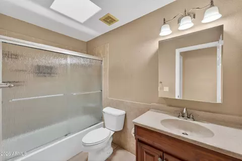 Bath - 3349 E Amberwood Dr, Phoenix, AZ 85048 photo 4 of 5