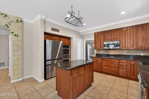 Kitchen - 3349 E Amberwood Dr, Phoenix, AZ 85048 photo 5 of 5