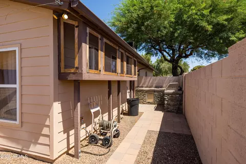 Exterior - 1025 E Cheryl Dr, Phoenix, AZ 85020 photo 6 of 10