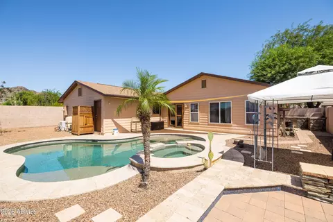 1025 E Cheryl Dr, Phoenix, AZ 85020