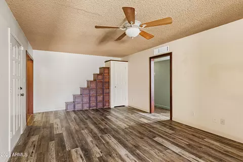 Living - 1025 E Cheryl Dr, Phoenix, AZ 85020 photo 3 of 6