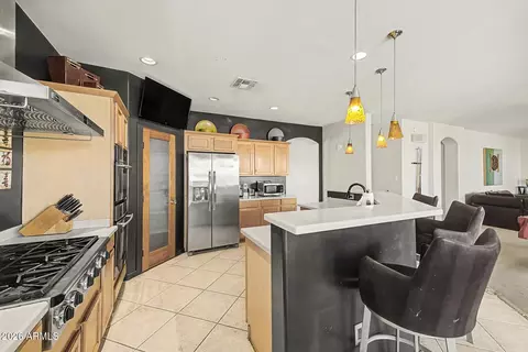 Kitchen - 2524 E Fremont Rd, Phoenix, AZ 85042 photo 2 of 4
