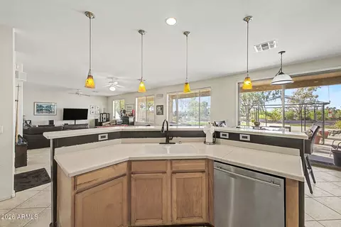 Kitchen - 2524 E Fremont Rd, Phoenix, AZ 85042 photo 4 of 4