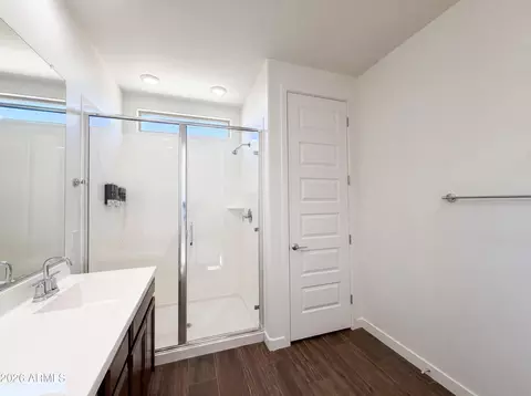 Bath - 1224 E Glass Ln, Phoenix, AZ 85042 photo 3 of 6
