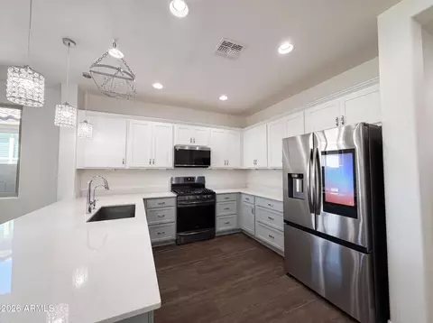 Kitchen - 1224 E Glass Ln, Phoenix, AZ 85042 photo 1 of 2