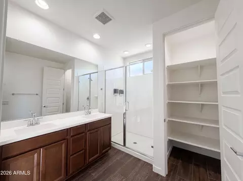 Bath - 1224 E Glass Ln, Phoenix, AZ 85042 photo 2 of 6