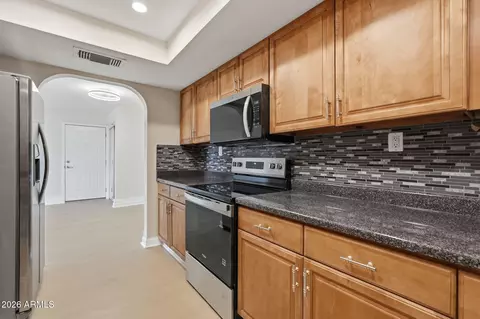 Kitchen - 3825 E Camelback Rd #245, Phoenix, AZ 85018 photo 4 of 6