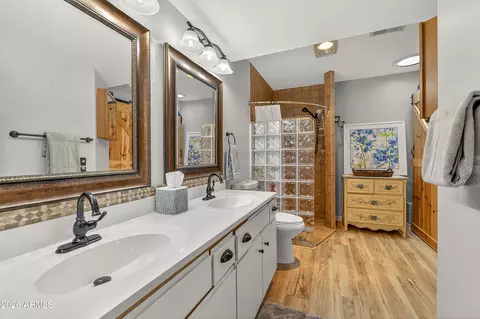 Bath - 6437 E Willow Loop Loop, Flagstaff, AZ 86004 photo 1 of 3