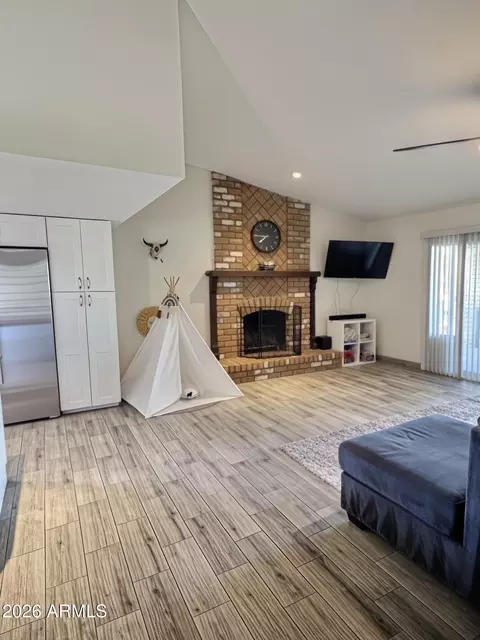 Living - 222 W Wescott Dr, Phoenix, AZ 85027 photo 1 of 2