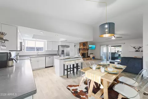 222 W Wescott Dr, Phoenix, AZ 85027