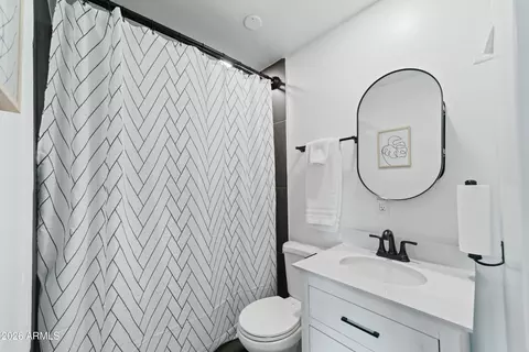 Bath - 222 W Wescott Dr, Phoenix, AZ 85027 photo 4 of 4