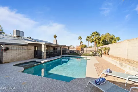 Exterior - 222 W Wescott Dr, Phoenix, AZ 85027 photo 5 of 8