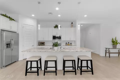 Kitchen - 2235 E Isaiah Ave, Gilbert, AZ 85298 photo 4 of 8