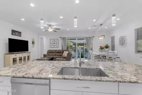Kitchen - 2235 E Isaiah Ave, Gilbert, AZ 85298 photo 7 of 8