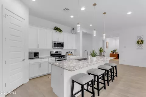 Kitchen - 2235 E Isaiah Ave, Gilbert, AZ 85298 photo 5 of 8