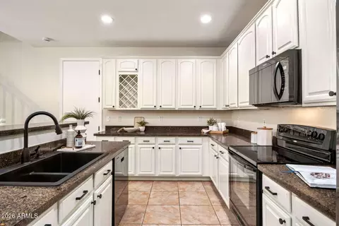 Kitchen - 3844 E Jasper Dr, Gilbert, AZ 85296 photo 1 of 3