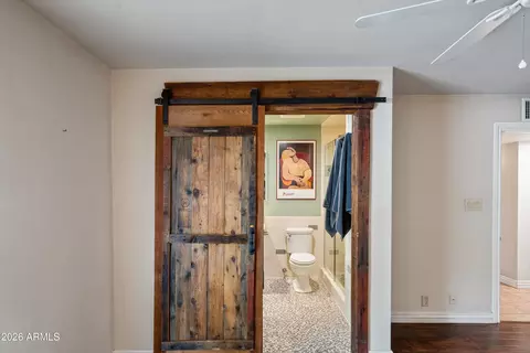 Bath - 5525 N 12th St, Phoenix, AZ 85014 photo 2 of 5