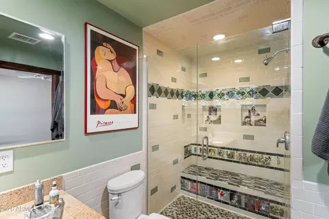 Bath - 5525 N 12th St, Phoenix, AZ 85014 photo 4 of 5