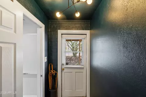 Entry Way - 5525 N 12th St, Phoenix, AZ 85014 photo 4 of 4