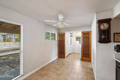 Entry Way - 5525 N 12th St, Phoenix, AZ 85014 photo 3 of 4