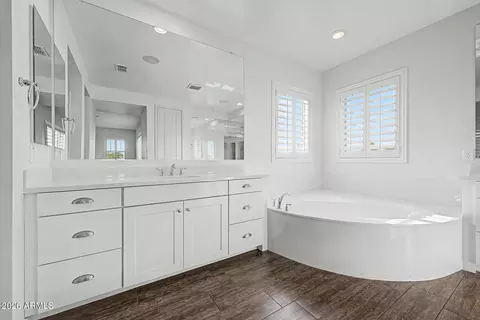 Bath - 1002 E Parkview Dr, Gilbert, AZ 85295 photo 2 of 8