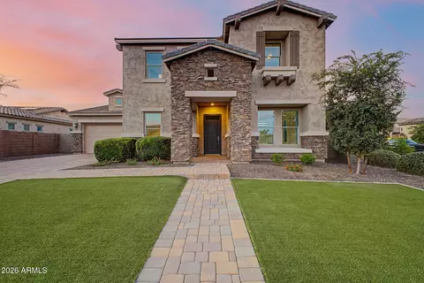 Exterior - 1002 E Parkview Dr, Gilbert, AZ 85295 photo 2 of 17