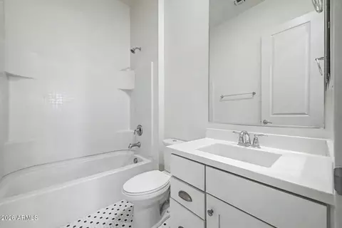 Bath - 1002 E Parkview Dr, Gilbert, AZ 85295 photo 1 of 8