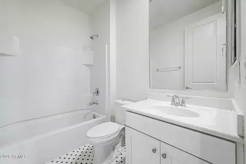 Bath - 1002 E Parkview Dr, Gilbert, AZ 85295 photo 6 of 8