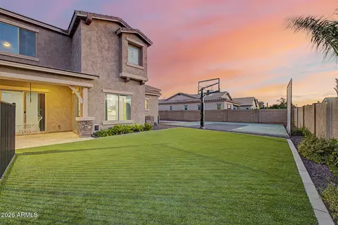 Exterior - 1002 E Parkview Dr, Gilbert, AZ 85295 photo 11 of 17