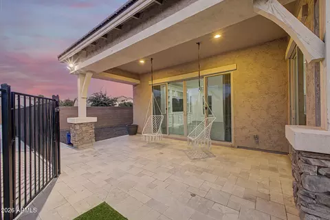 Exterior - 1002 E Parkview Dr, Gilbert, AZ 85295 photo 5 of 17
