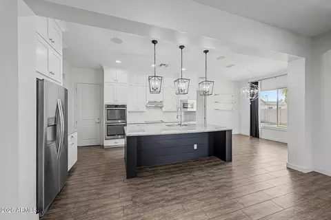 Kitchen - 1002 E Parkview Dr, Gilbert, AZ 85295 photo 4 of 4